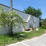 Beautiful In With Pool And Garden 빌라