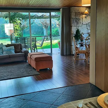 Вилла Beautiful In With Pool And Garden Повуа-ди-Ланьозу