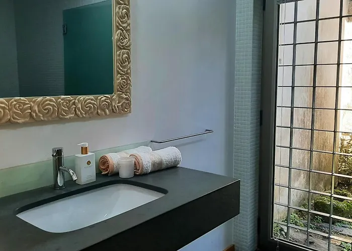 Beautiful In With Pool And Garden *