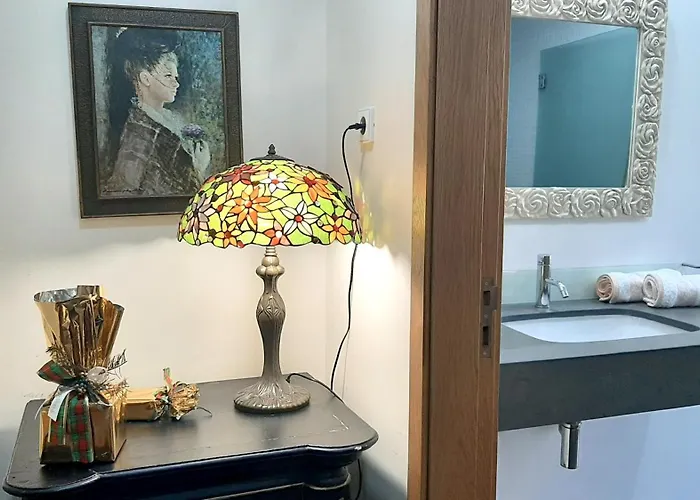 Vila Beautiful In With Pool And Garden *